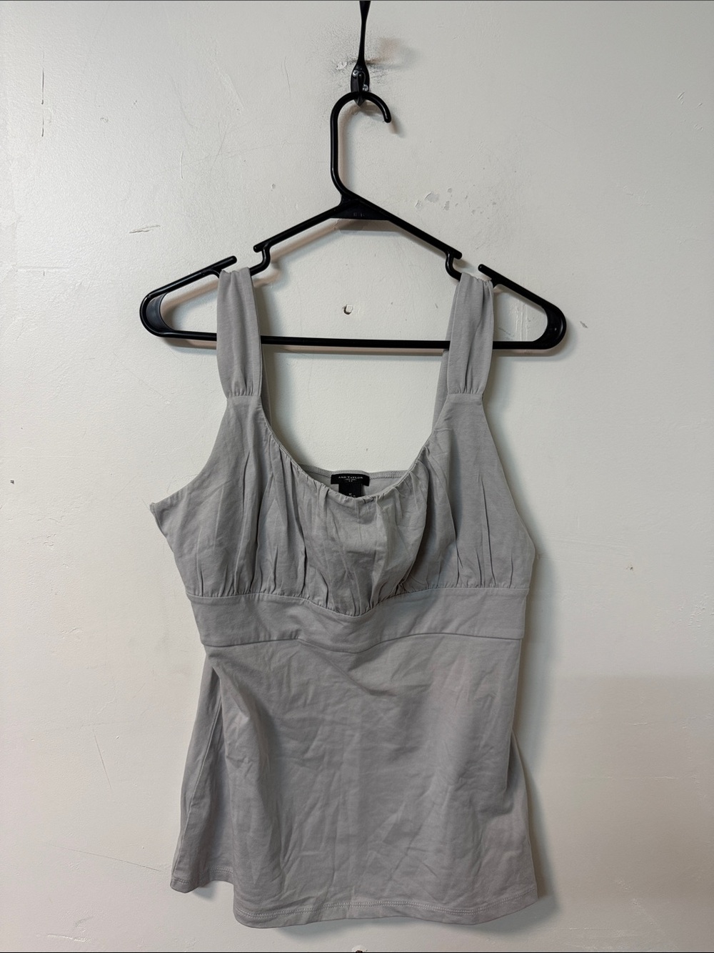 Ann Taylor Light Gray Sleeveless Scoop Neck Top